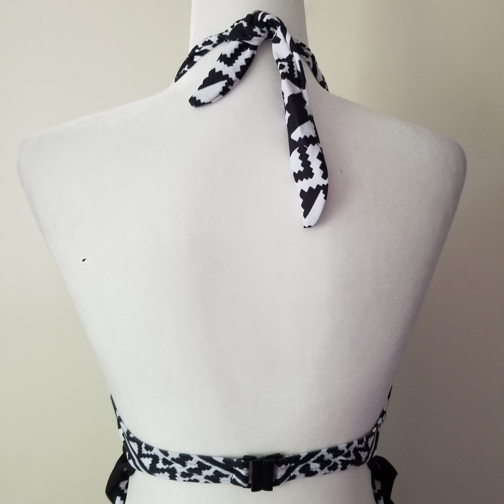 NWOT One Piece Black and White Swimsuit - Picture 2 of 5